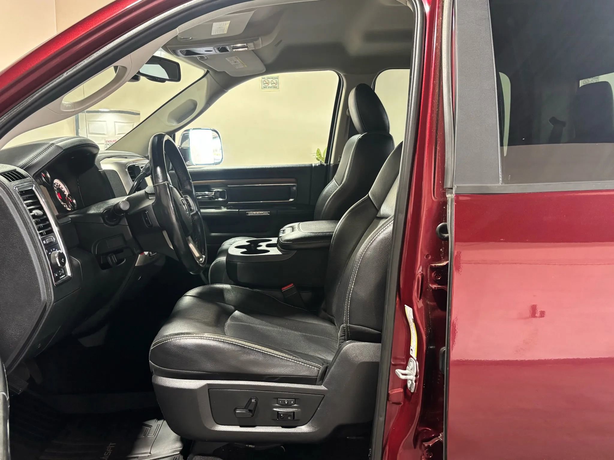Used 2018 RAM 2500 Laramie AWD/4WD image 9
