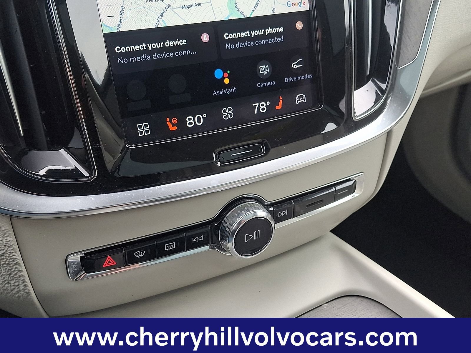 Certified 2023 Volvo V60 B5 Cross Country Plus w/ Climate Package image 17