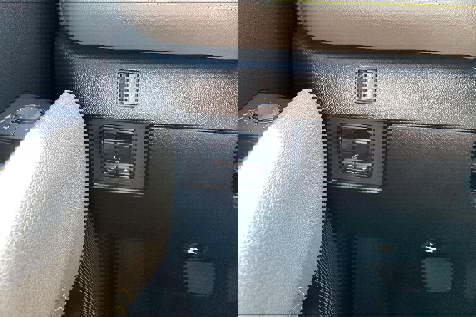 Certified 2024 Chevrolet Colorado ZR2 w/ ZR2 Convenience Package III image 28