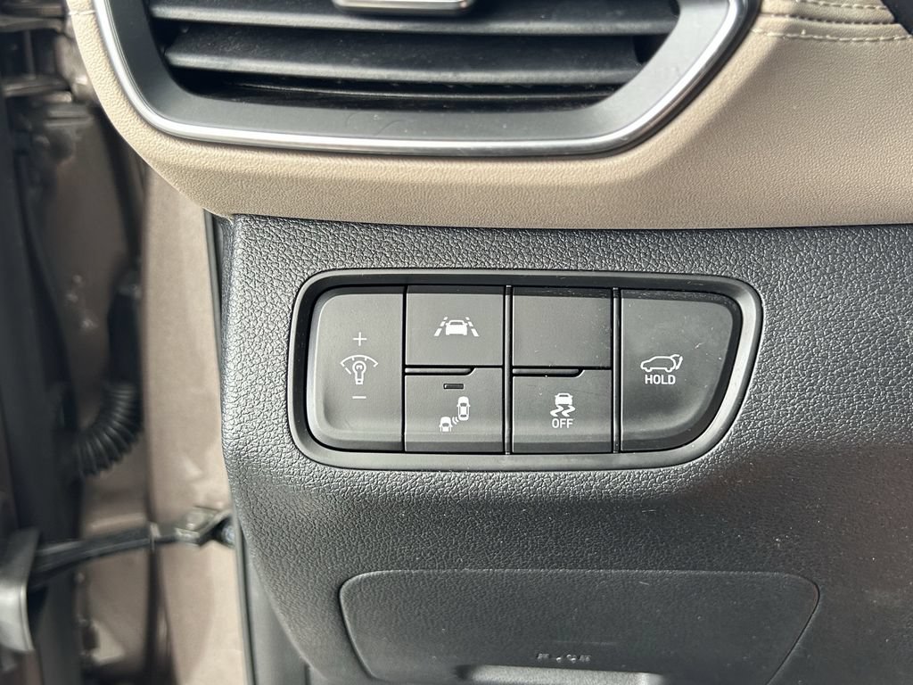 Used 2020 Hyundai Santa Fe Limited FWD image 31