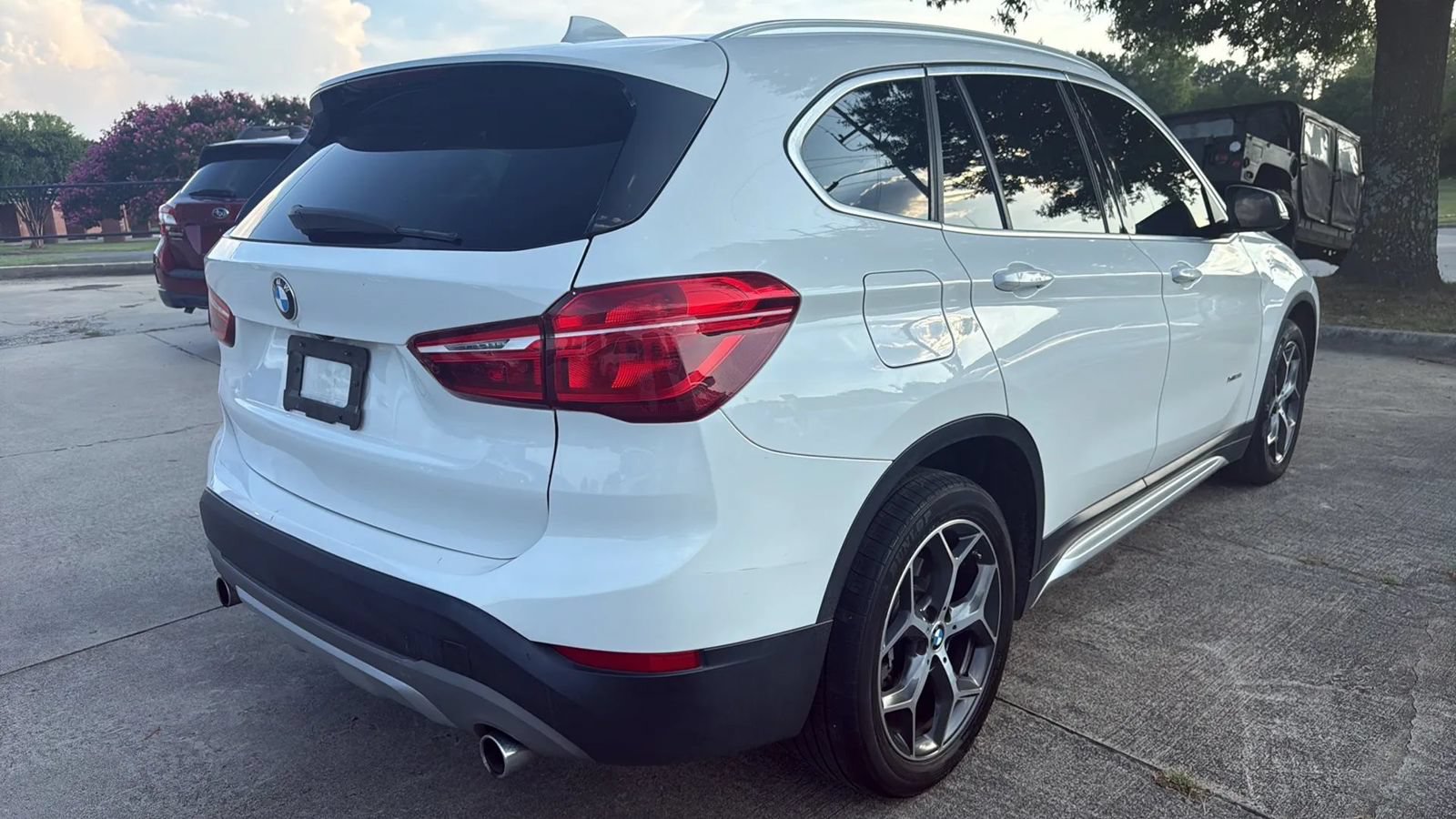 Used 2018 BMW X1 xDrive28i AWD/4WD image 5