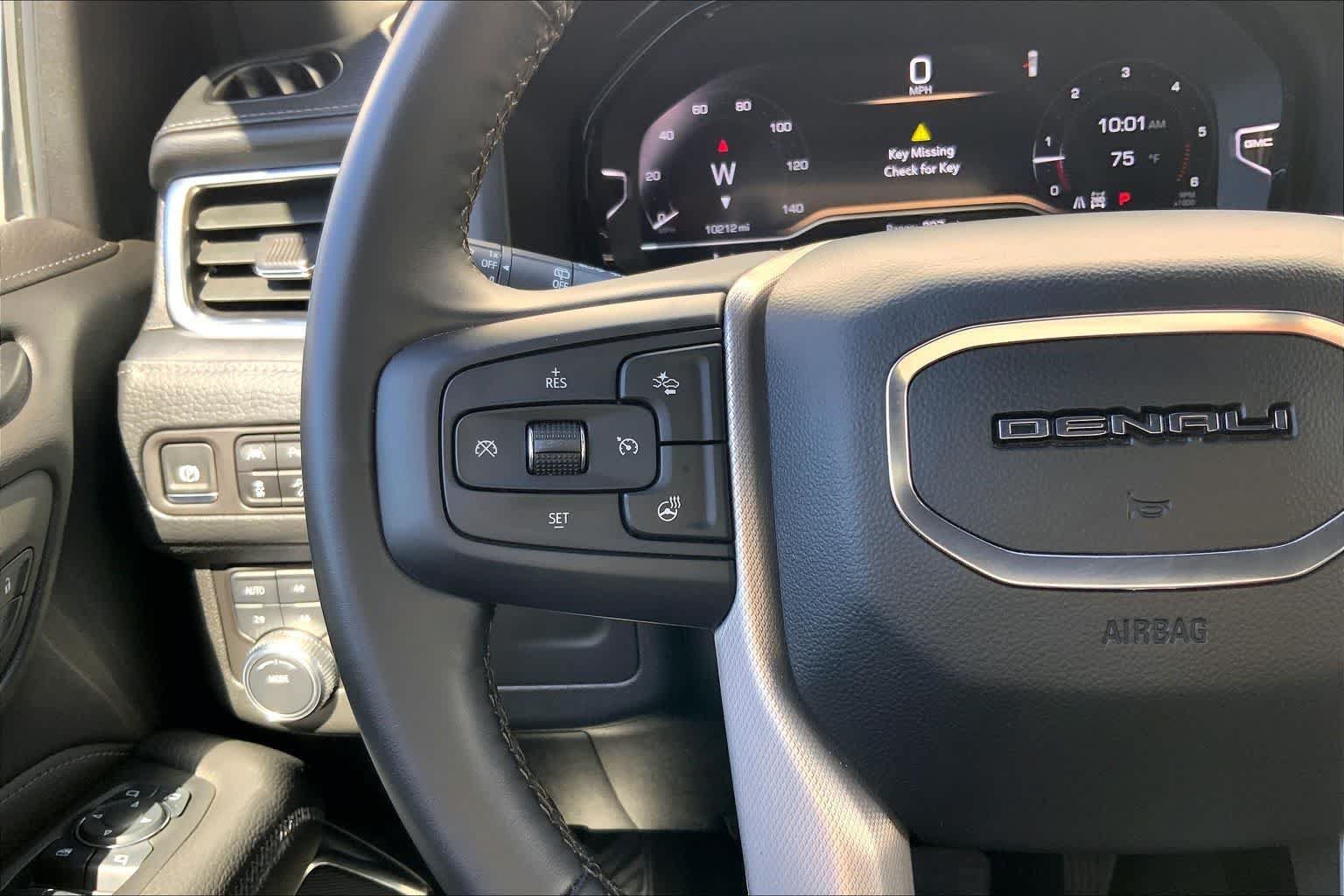 Used 2024 GMC Yukon Denali AWD/4WD image 24