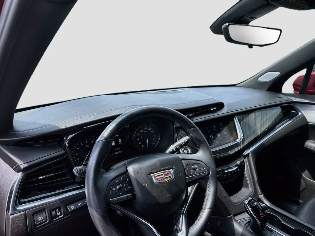 Used 2023 Cadillac XT6 Premium Luxury w/ Technology Package FWD image 12