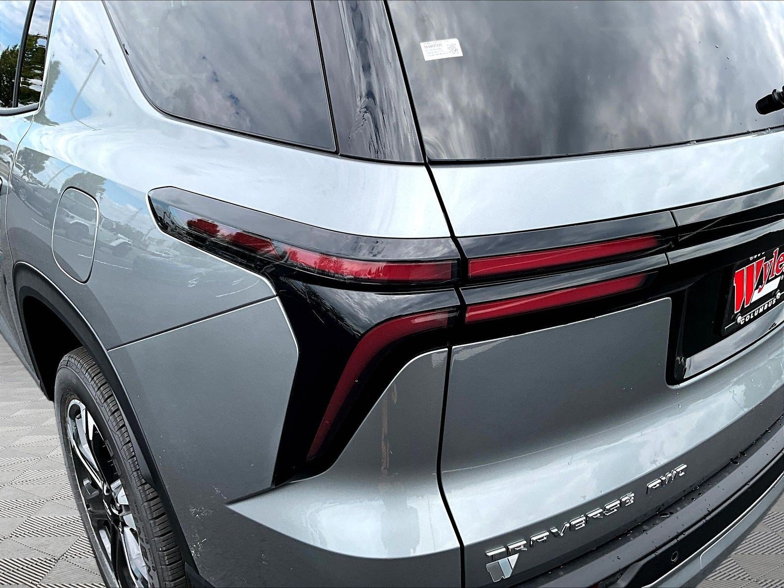 New 2027 Chevrolet Traverse LT w/ Sun and Wheel Package AWD/4WD image 15