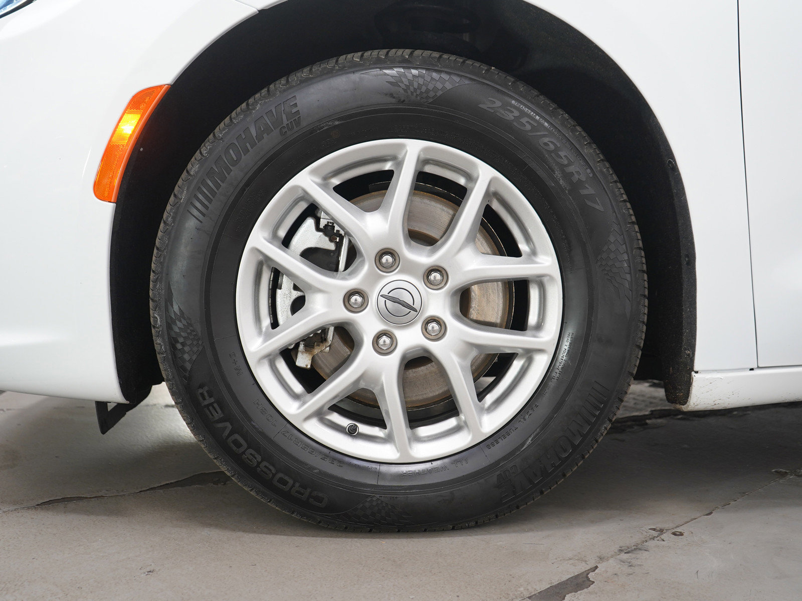 Used 2024 Chrysler Pacifica Touring-L image 28