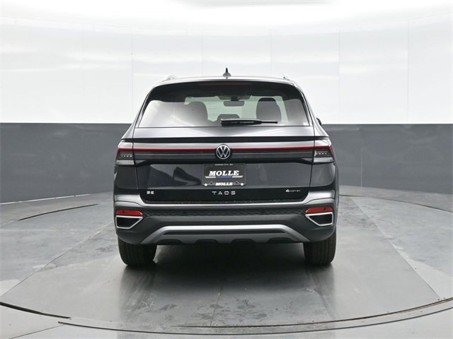 New 2026 Volkswagen Taos SE image 6
