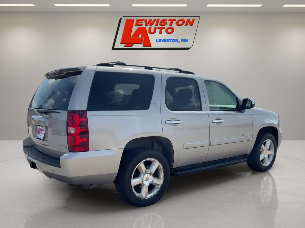 Used 2007 Chevrolet Tahoe LTZ w/ LTZ Preferred Equipment Group AWD/4WD image 5