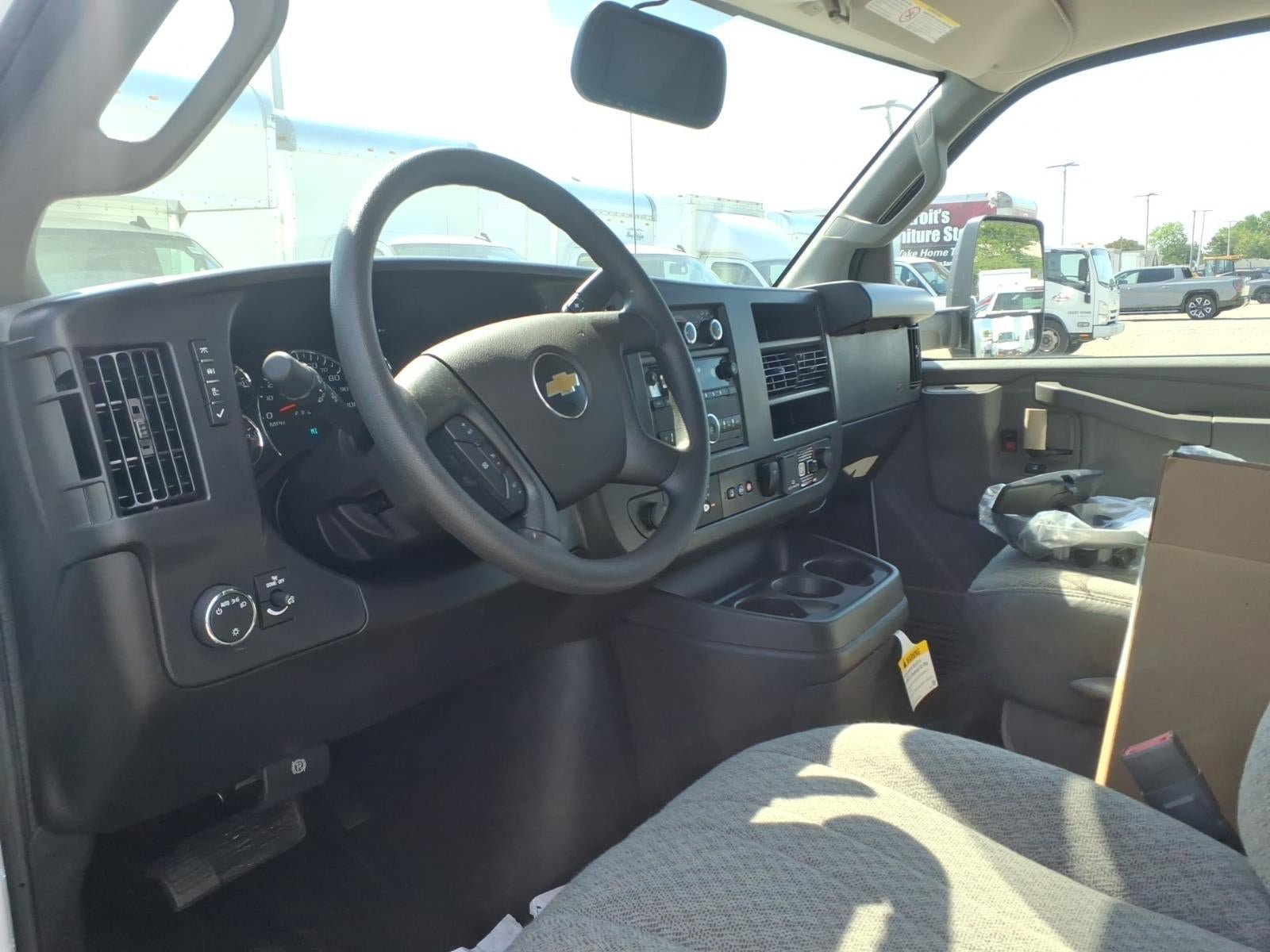 New 2026 Chevrolet Express 4500 w/ Power Convenience Package RWD image 8