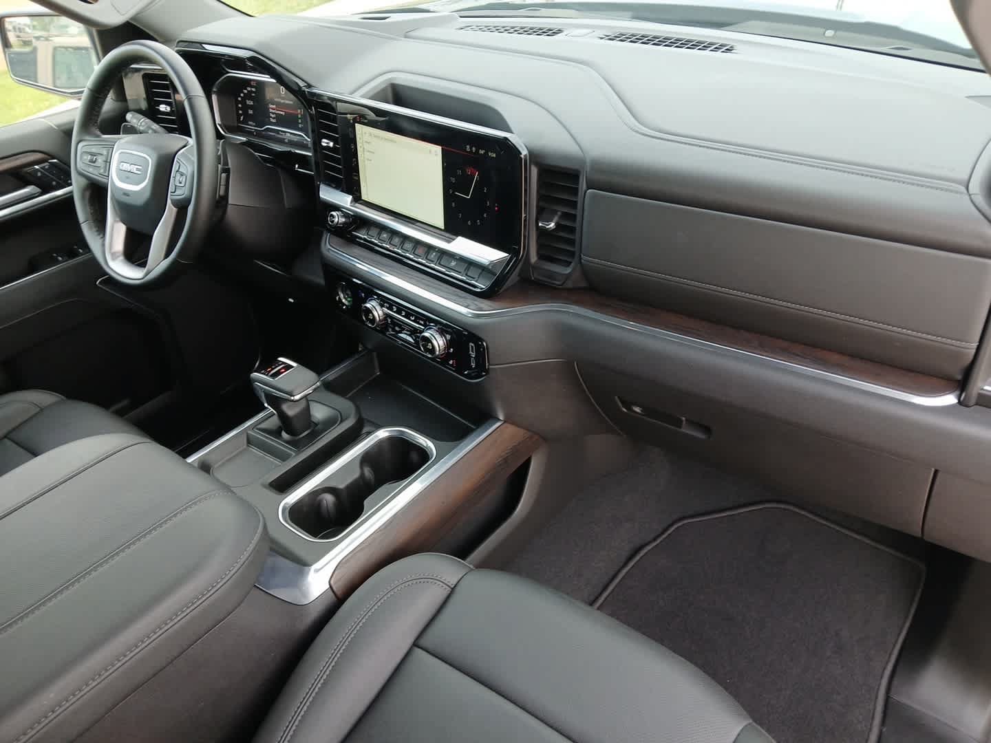 Used 2024 GMC Sierra 1500 SLT w/ SLT Premium Package AWD/4WD image 54