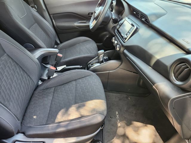 Used 2022 Nissan Kicks S image 10