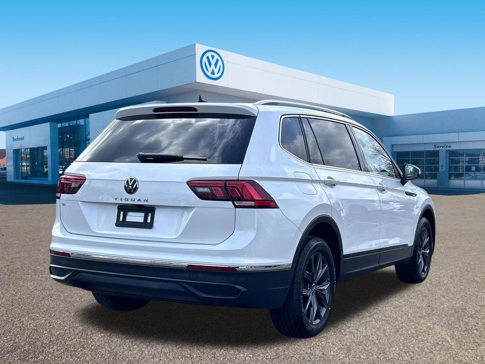 Certified 2023 Volkswagen Tiguan SE w/ Panoramic Sunroof Package FWD image 7
