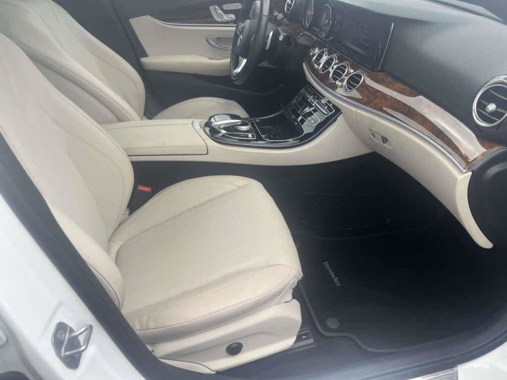 Used 2018 Mercedes-Benz E 400 4MATIC Sedan image 21
