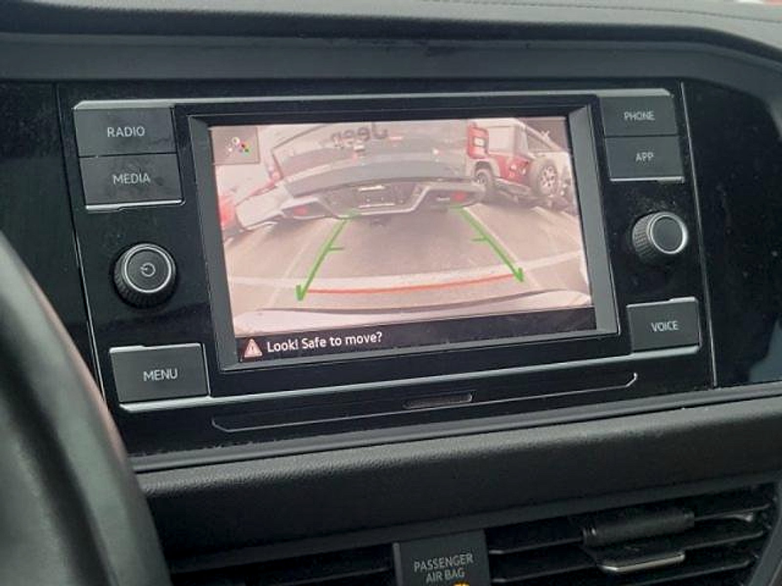 Used 2020 Volkswagen Jetta SE w/ SE Cold Weather Package FWD image 28