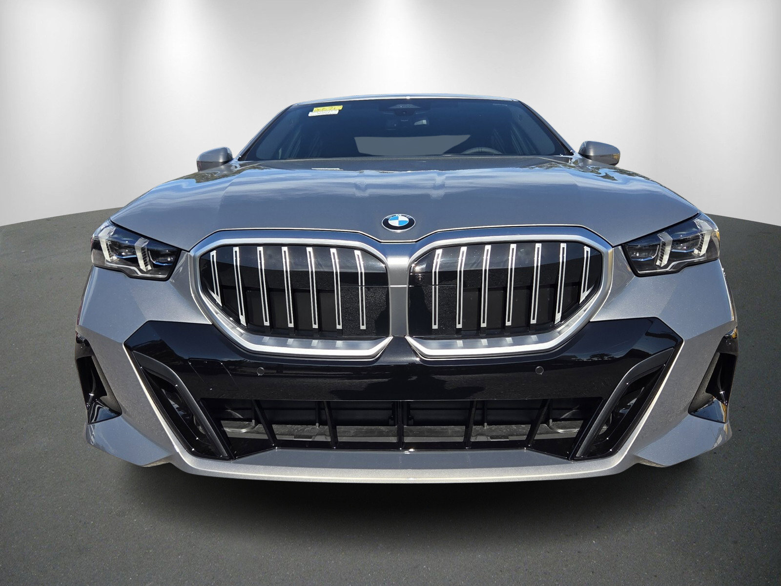 Used 2026 BMW 530i w/ M Sport Package image 2