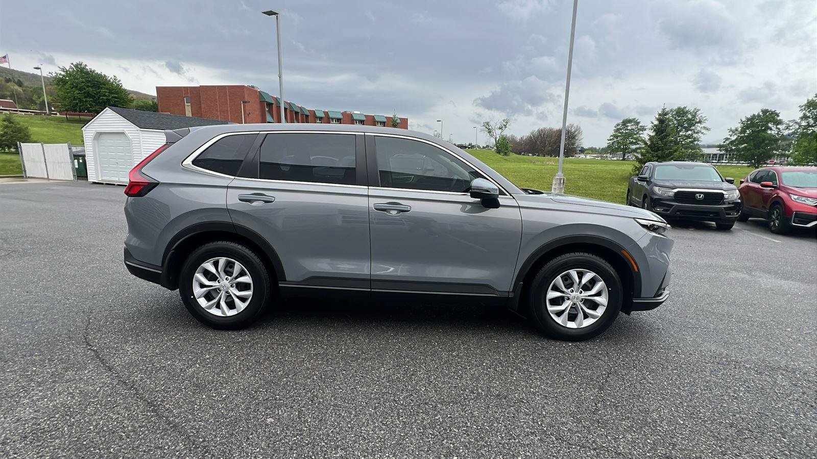 Used 2024 Honda CR-V LX image 3