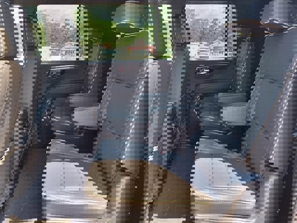 New 2025 Chevrolet Suburban Premier image 15