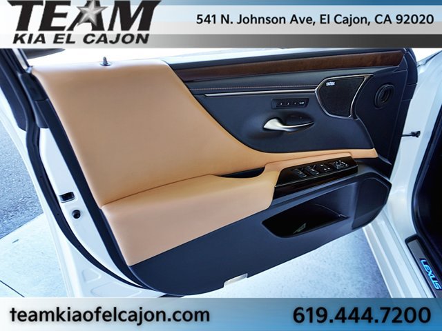 Used 2024 Lexus ES 300h Ultra Luxury w/ Accessory Package (Z2) FWD image 27