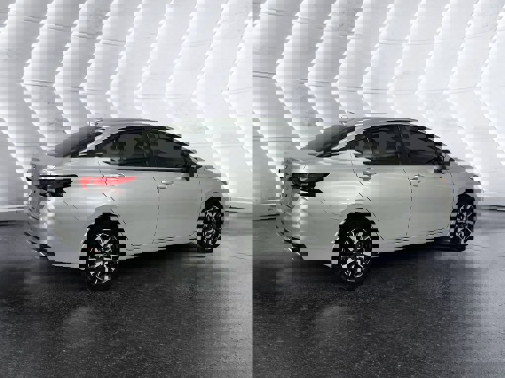 Used 2025 Nissan Versa SV w/ Trunk Package image 4