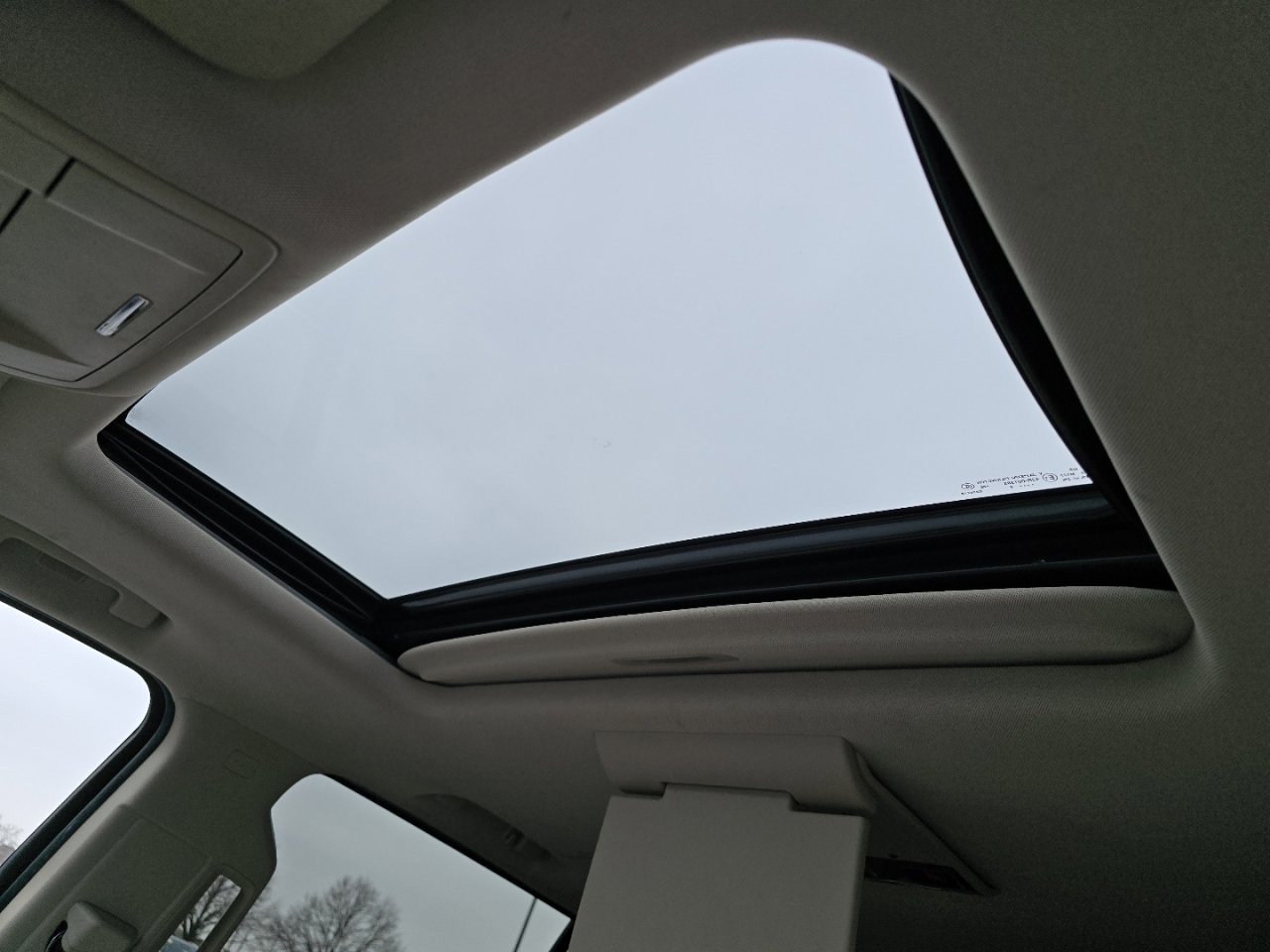 Used 2016 GMC Yukon XL Denali w/ Open Road Package image 3