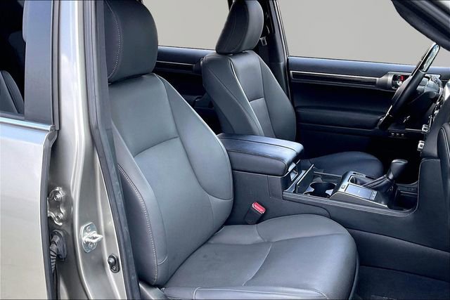 Used 2023 Lexus GX 460 Premium w/ Accessory Package image 21