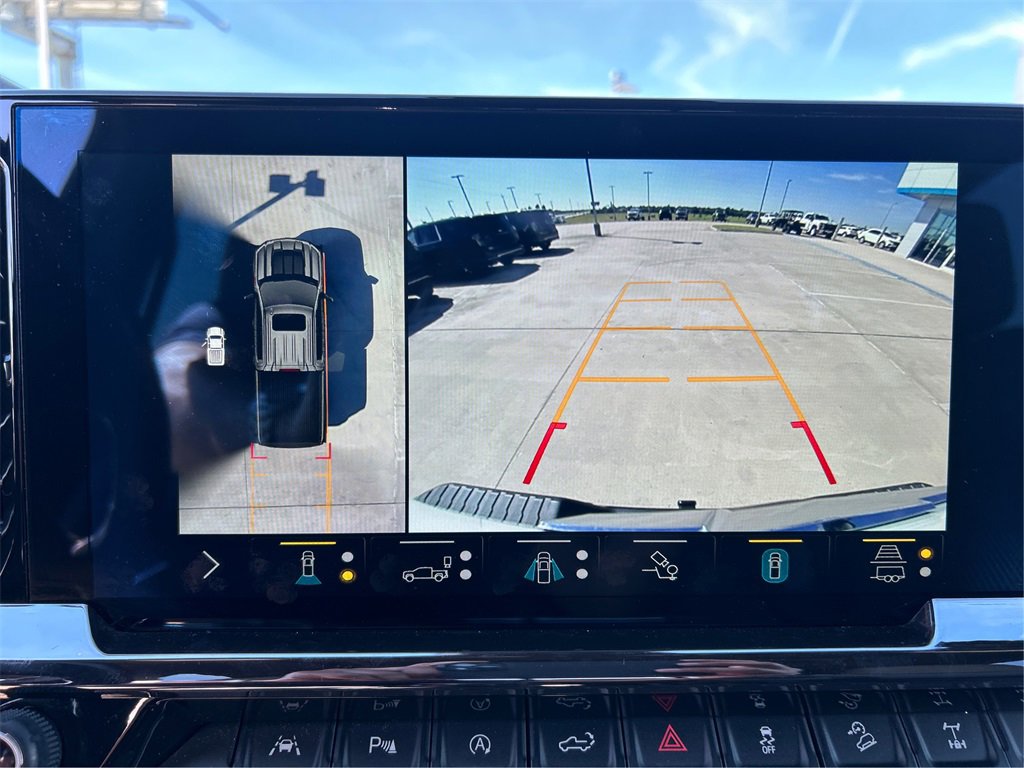 Used 2022 Chevrolet Silverado 1500 ZR2 w/ Technology Package image 32