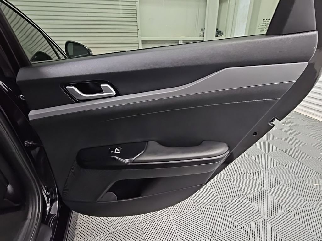 Used 2023 Kia K5 GT-Line image 35