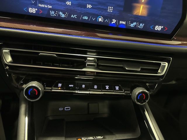 Used 2024 Chevrolet Traverse RS AWD/4WD image 30