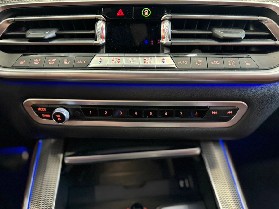 Used 2019 BMW X5 xDrive50i w/ M Sport Package image 28
