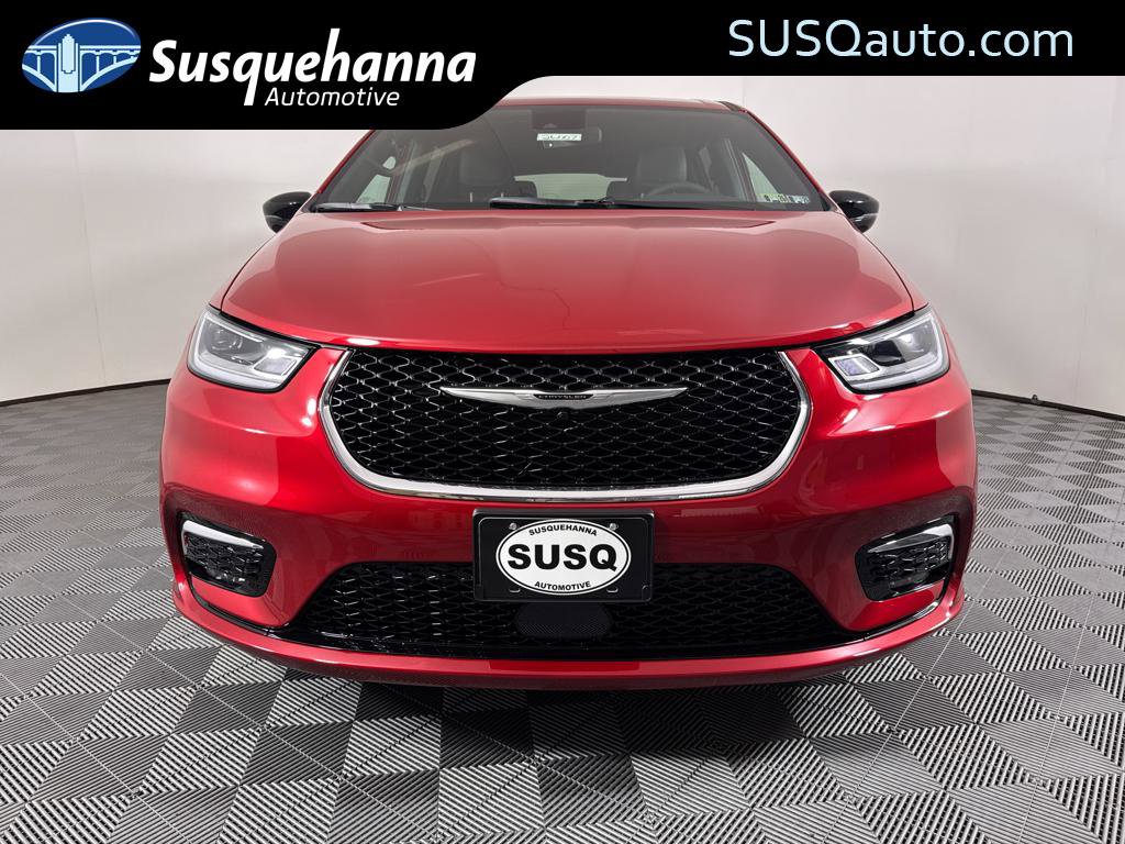 New 2026 Chrysler Pacifica Select image 2