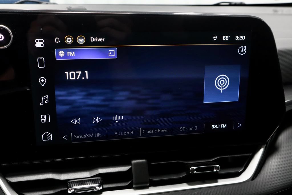 Used 2026 Chevrolet Equinox LT FWD image 4