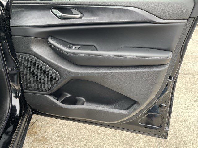 New 2025 Jeep Grand Cherokee Altitude image 11