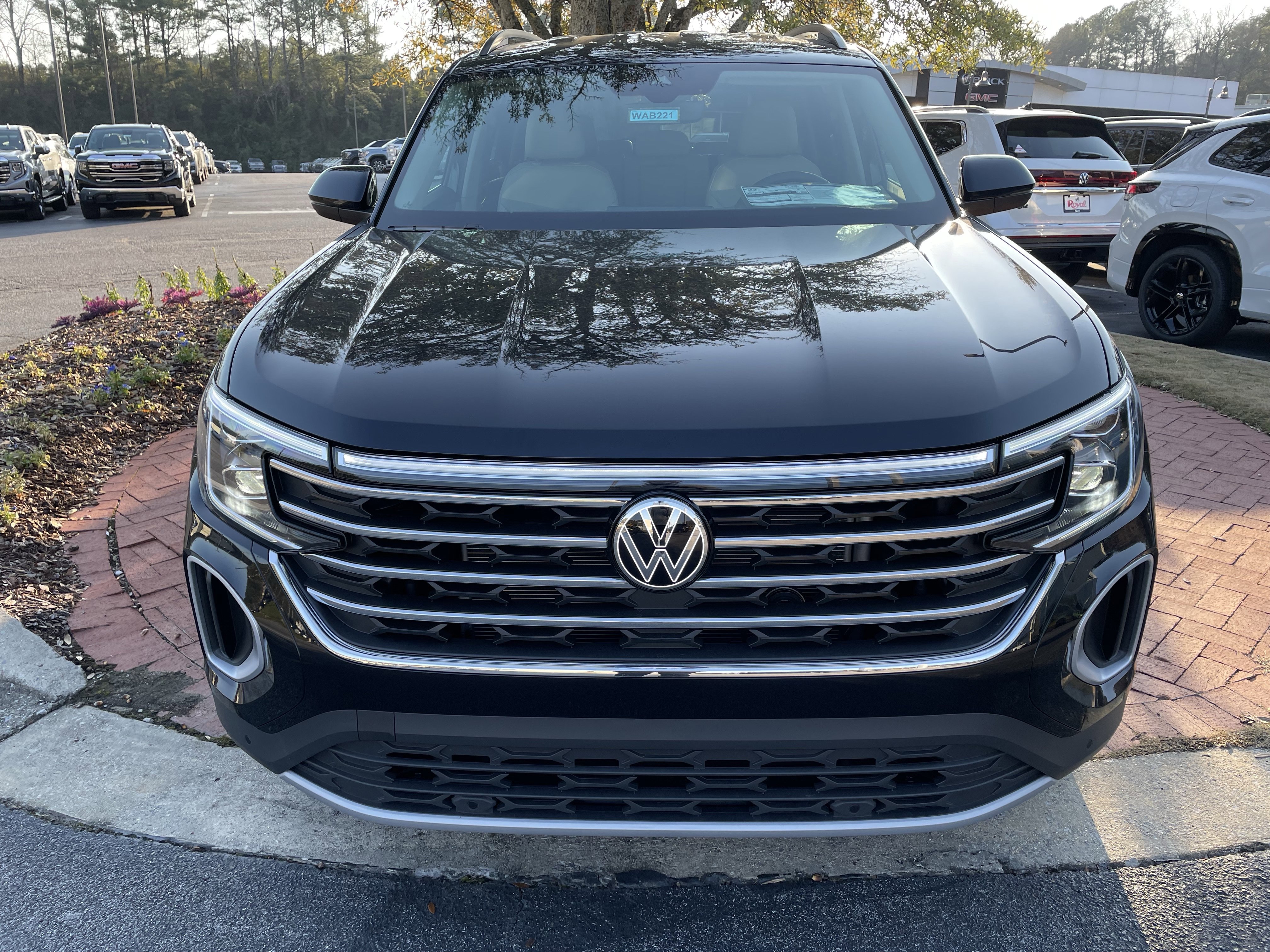 New 2026 Volkswagen Atlas SE image 2