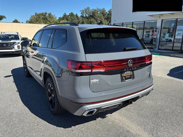 New 2026 Volkswagen Atlas Peak Edition image 4