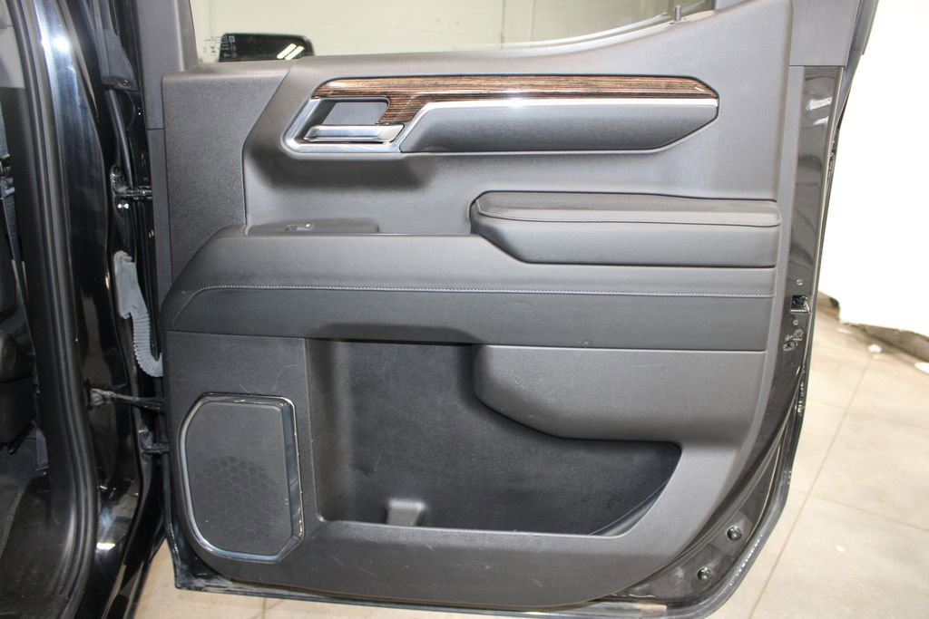 Used 2024 GMC Sierra 1500 SLE image 32