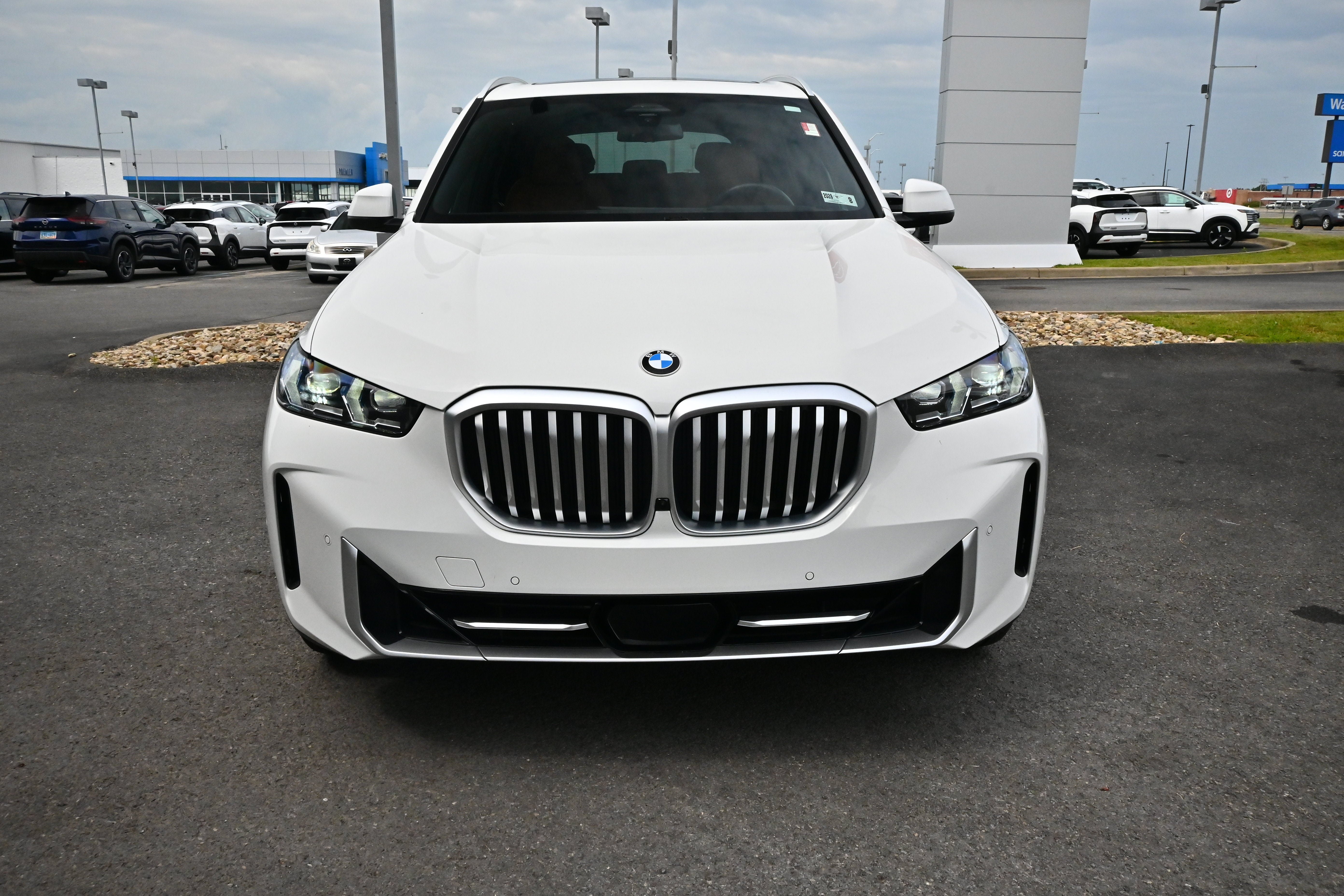 Used 2026 BMW X5 xDrive40i AWD/4WD image 3