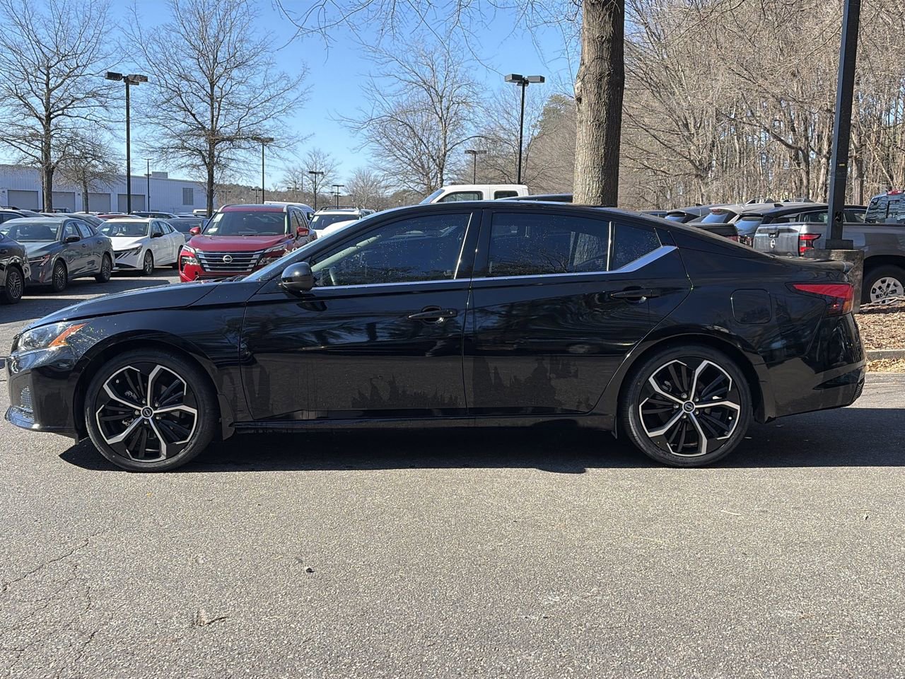 Used 2024 Nissan Altima 2.5 SR w/ SR Premium Package image 2