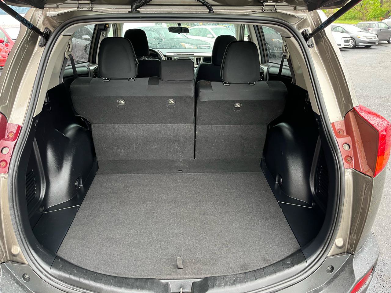 Used 2013 Toyota RAV4 XLE AWD/4WD image 8