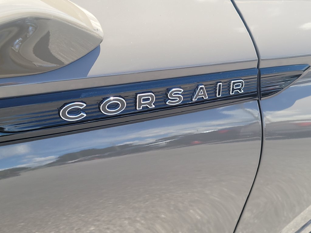 Certified 2025 Lincoln Corsair AWD w/ Equipment Group 101A image 6