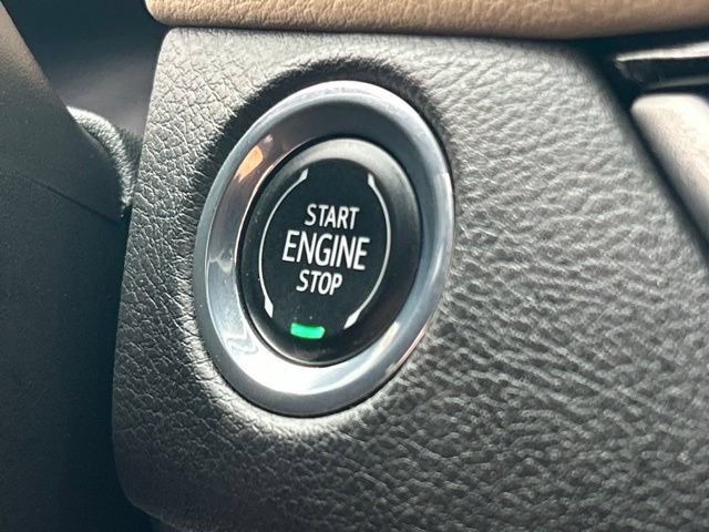 Used 2024 Cadillac XT4 Luxury w/ Cold Weather Package AWD/4WD image 70