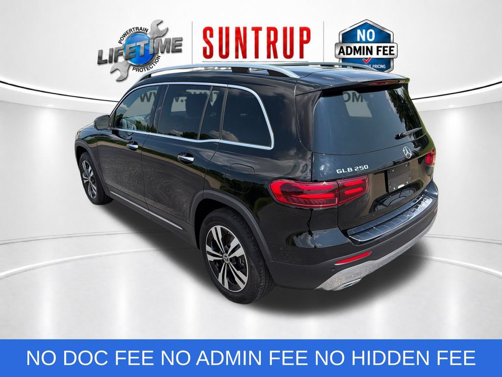 Used 2025 Mercedes-Benz GLB 250 image 3
