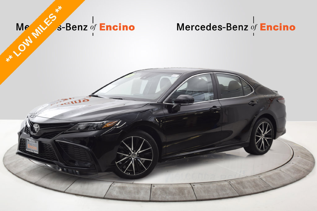 Used 2024 Toyota Camry SE w/ Convenience Package FWD image 1