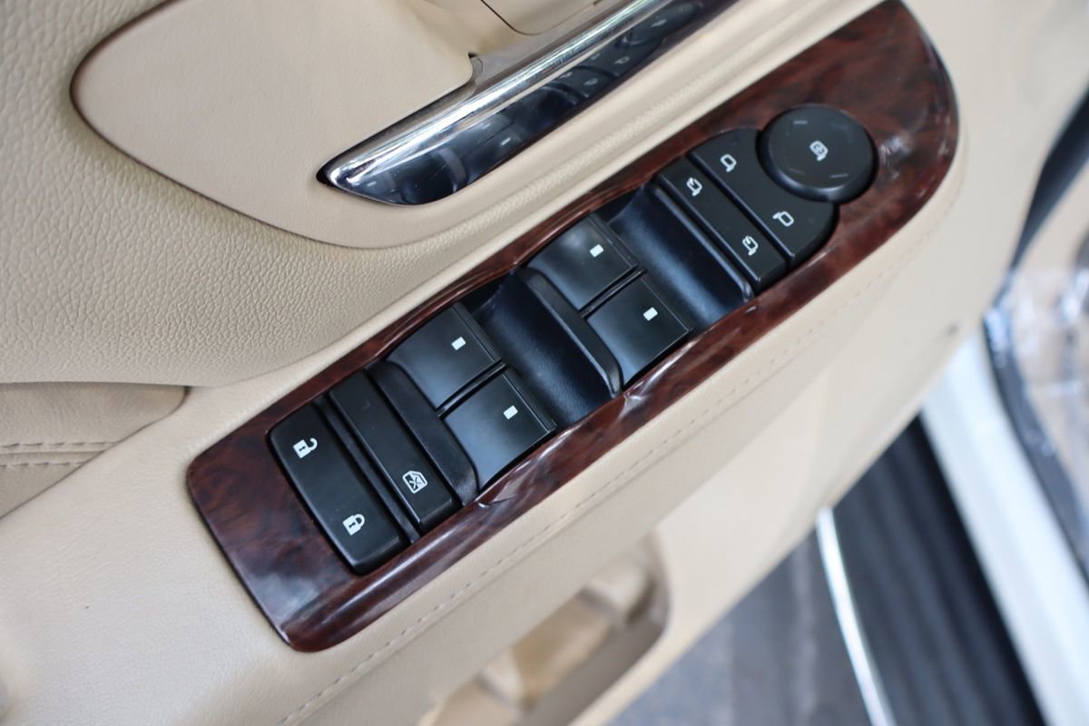 Used 2012 Cadillac Escalade EXT Luxury image 28