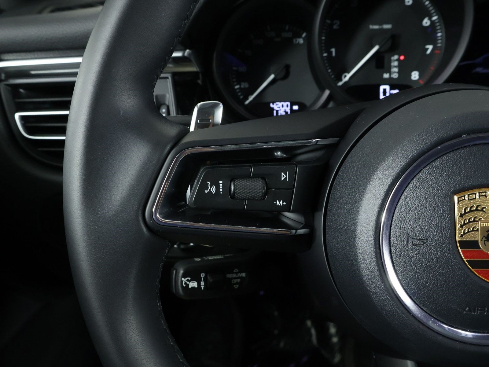 Certified 2026 Porsche Macan AWD/4WD image 14