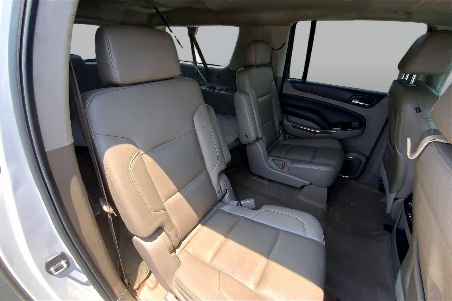Used 2016 Chevrolet Suburban LTZ RWD image 19