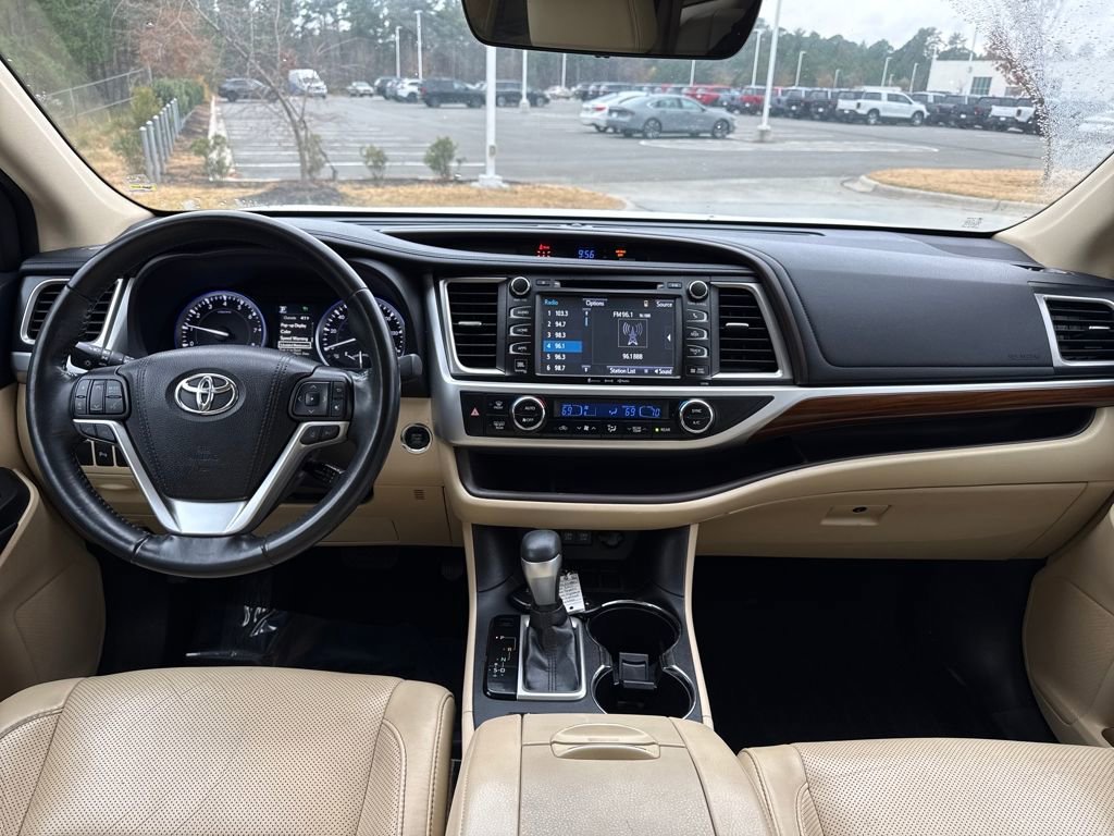 Used 2017 Toyota Highlander Limited image 16