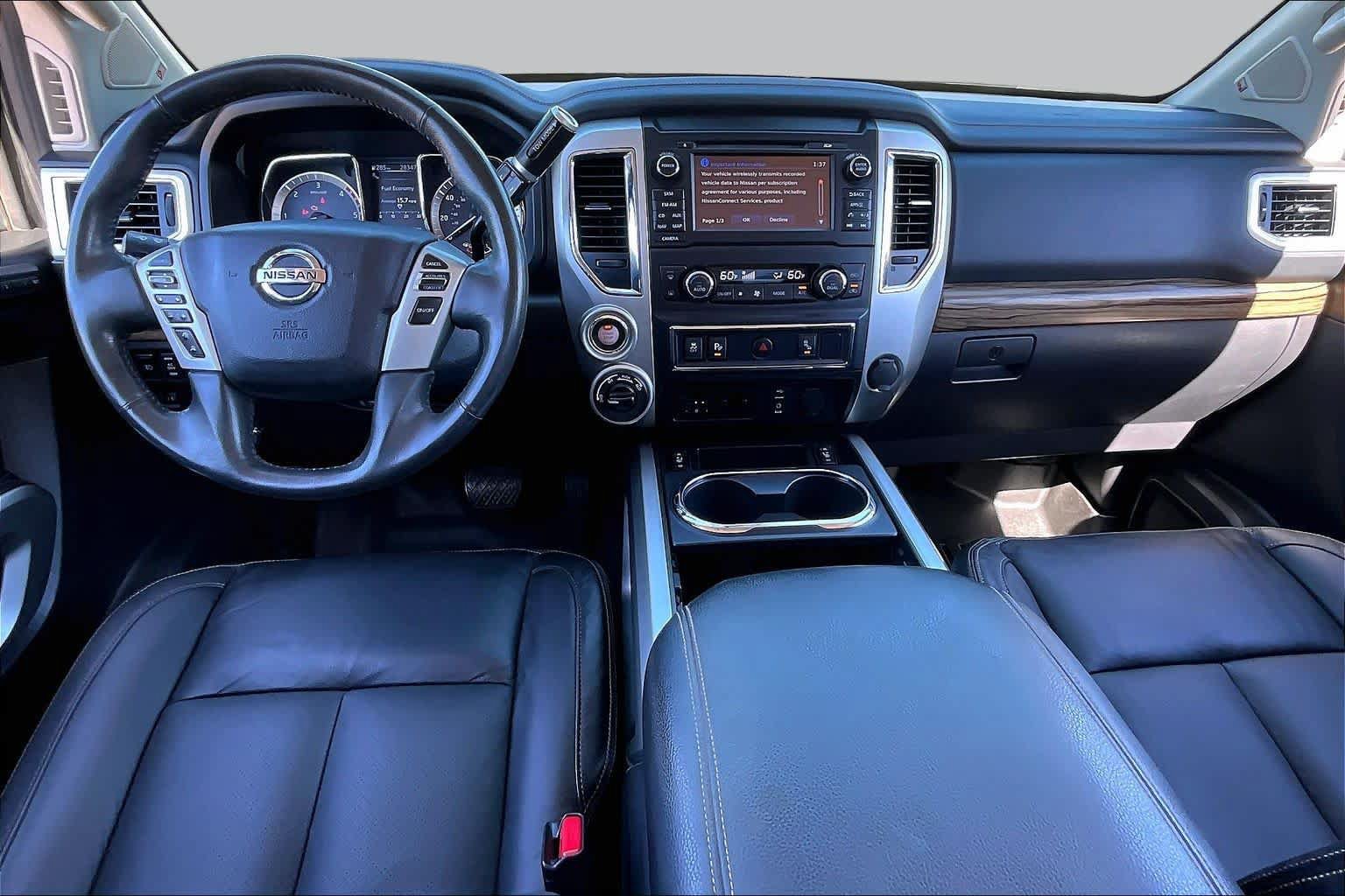 Used 2017 Nissan Titan SL AWD/4WD image 15