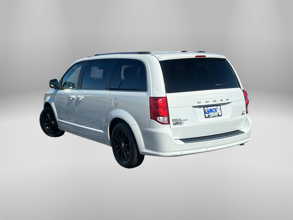 Used 2018 Dodge Grand Caravan SXT w/ Rear Park Assist Package FWD image 2