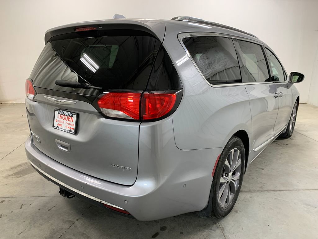 Used 2020 Chrysler Pacifica Limited FWD image 31
