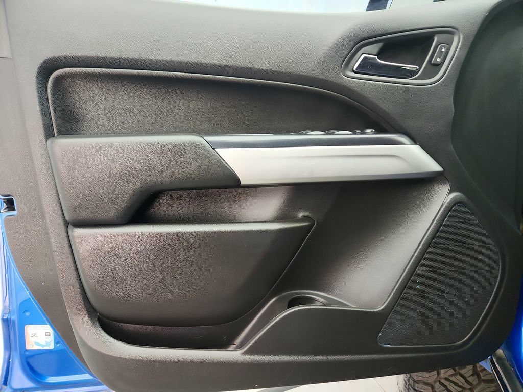 Used 2021 Chevrolet Colorado LT AWD/4WD image 18