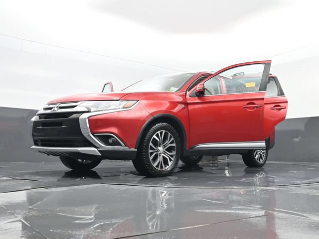 Used 2018 Mitsubishi Outlander GT AWD/4WD image 35